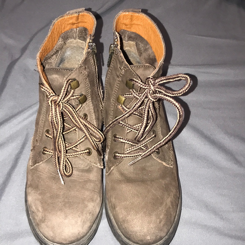 Steve Madden boots